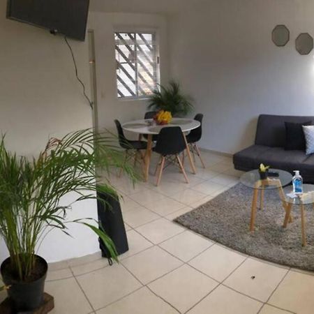 Comfortable And Private House 2 Bedrooms Wifi Parking Free Монтеррей Экстерьер фото