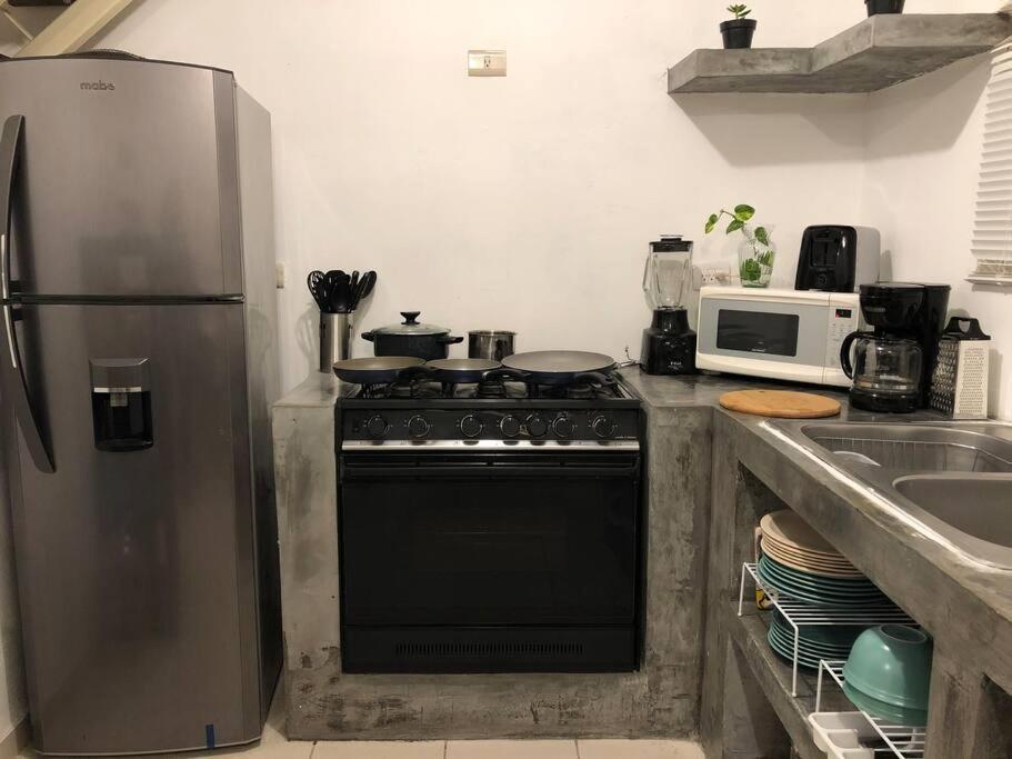 Comfortable And Private House 2 Bedrooms Wifi Parking Free Монтеррей Экстерьер фото