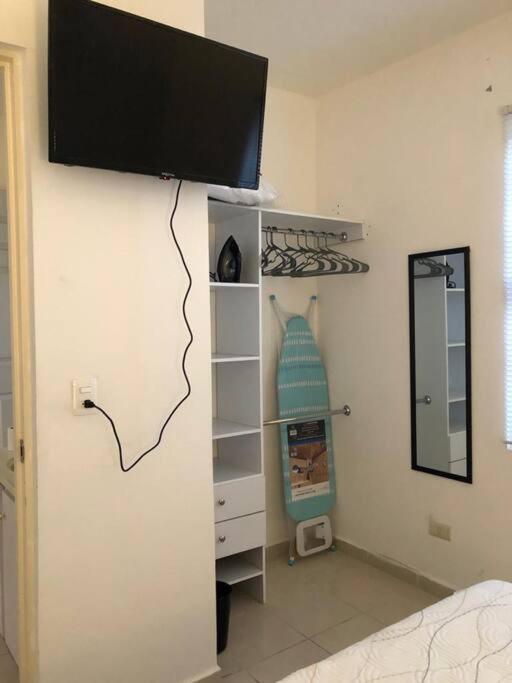 Comfortable And Private House 2 Bedrooms Wifi Parking Free Монтеррей Экстерьер фото